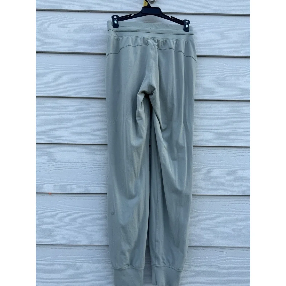 Lululemon Ready To Rulu Pant Green fern Women's‎ Size 4